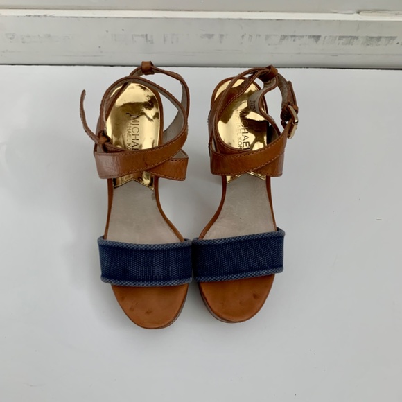 Michael Kors Summer Heels *Buckle Missing - Picture 5 of 16